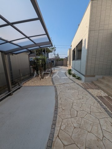 25/26 エントランス