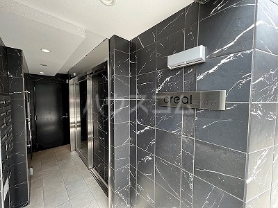 21/30 エントランス