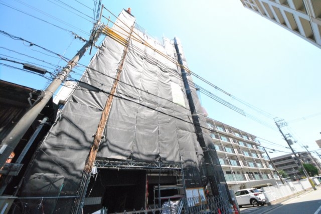 20/21 エントランス