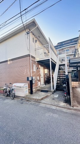 27/30 エントランス
