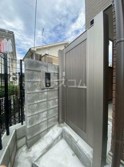 17/19 エントランス