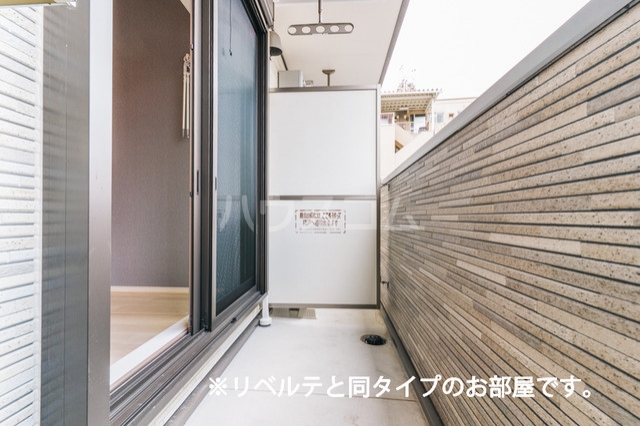 13/21 バルコニー