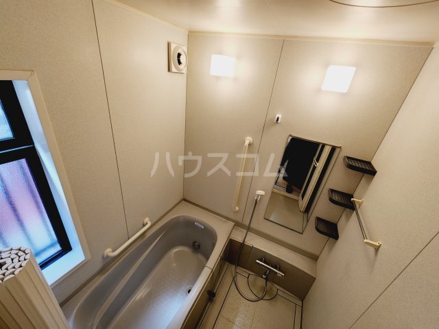 16/25 浴室