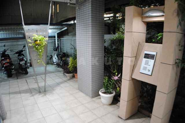 22/30 エントランス