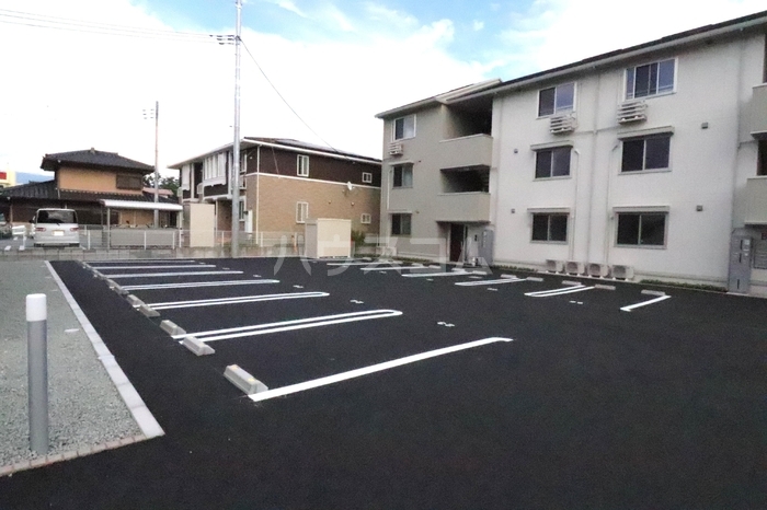 24/27 駐車場