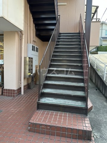 19/25 エントランス