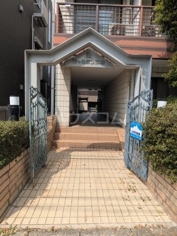 18/24 エントランス