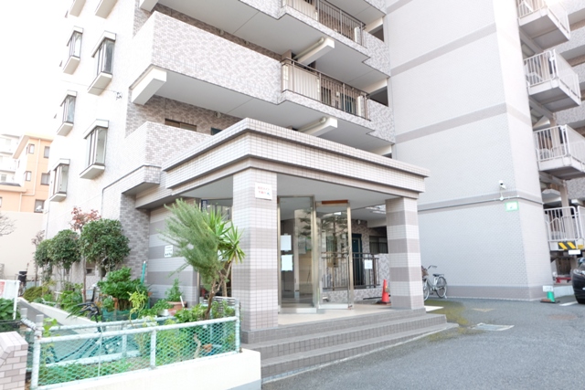 22/24 エントランス