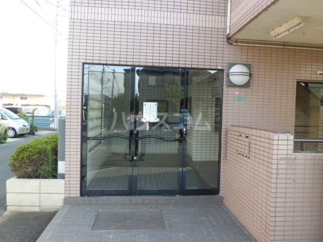 23/30 エントランス