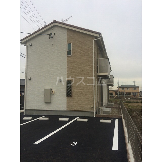 18/25 駐車場