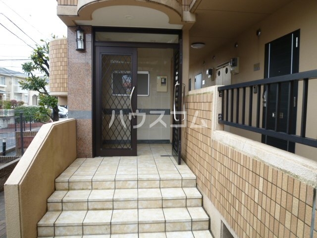 21/28 エントランス