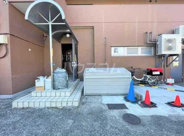 17/28 エントランス