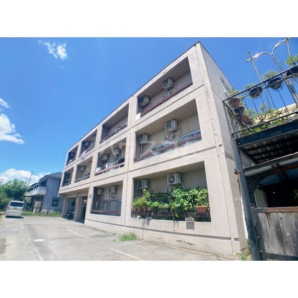 16/25 エントランス