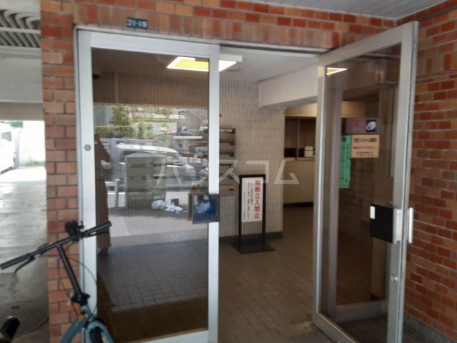 3/4 エントランス