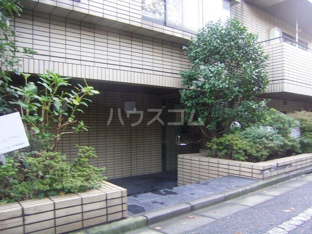 14/20 エントランス