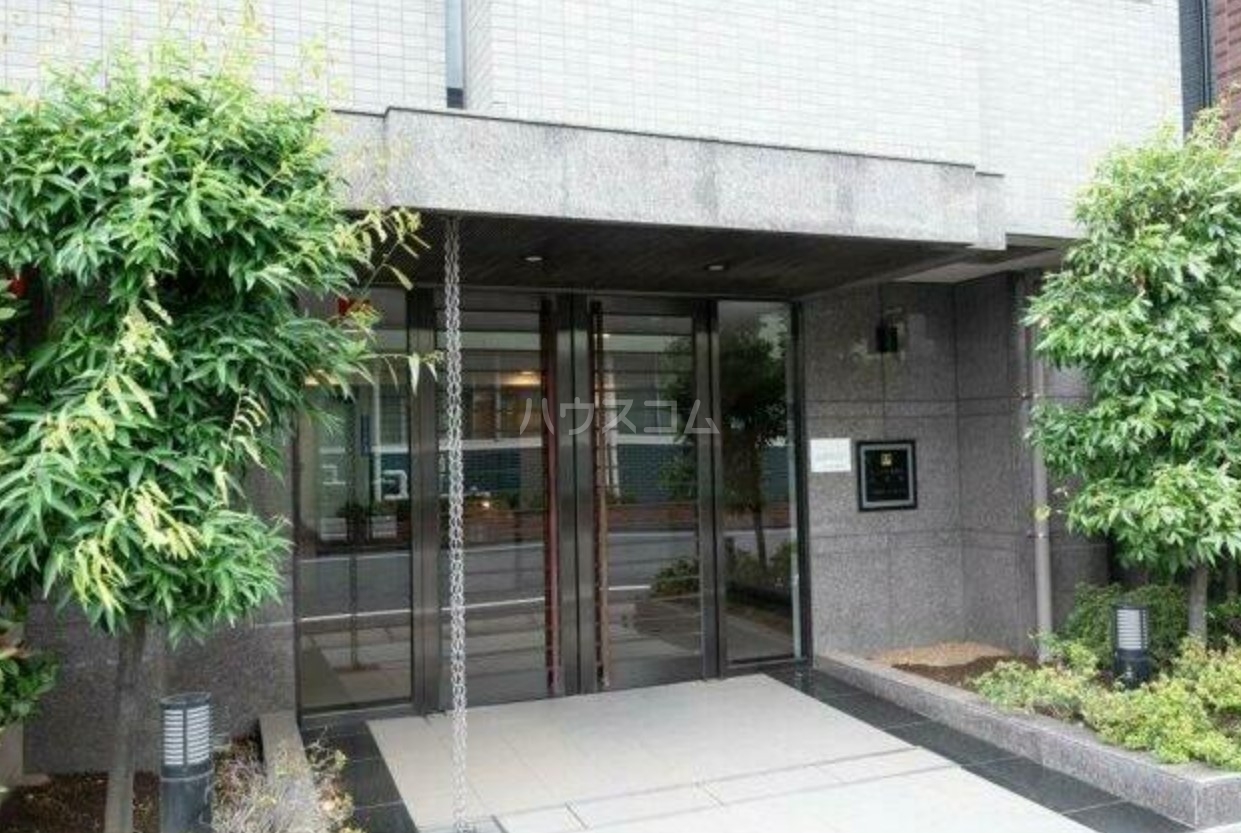 8/11 エントランス