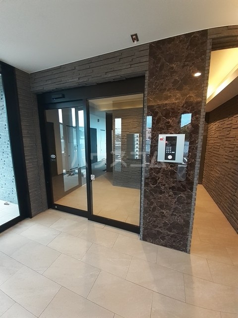 13/20 エントランス