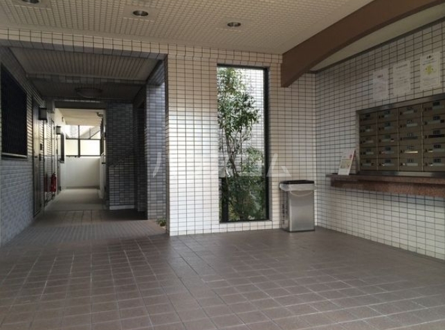 17/25 エントランス