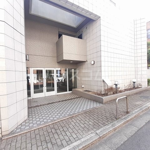 21/23 エントランス