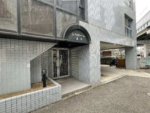 26/30 エントランス