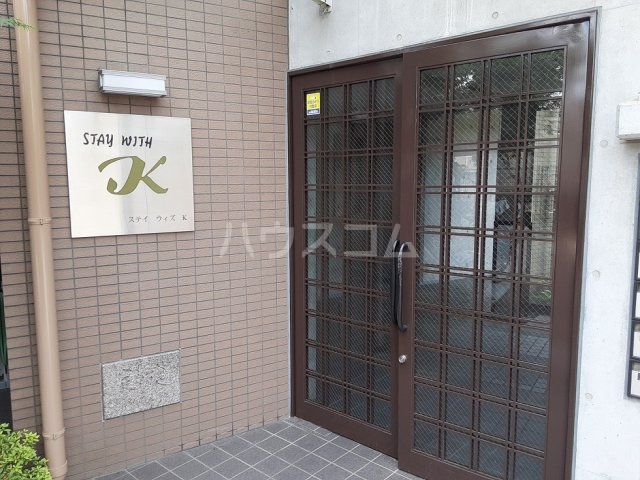 26/30 エントランス