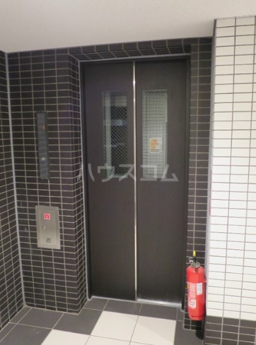 18/28 エントランス