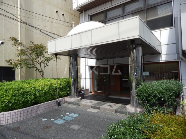 15/22 エントランス
