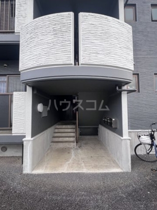 20/22 エントランス