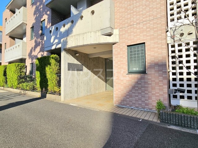 21/28 エントランス