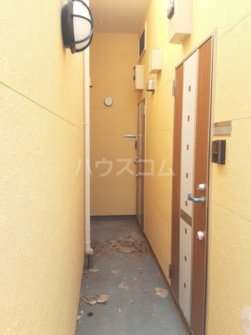 18/23 エントランス