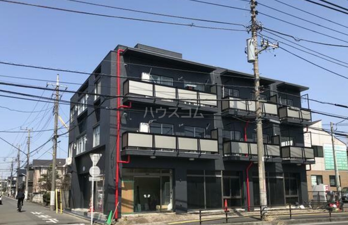 23/30 エントランス