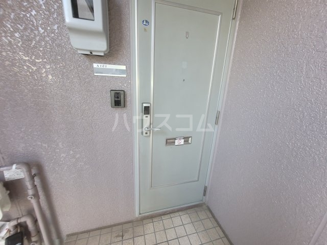 25/30 エントランス