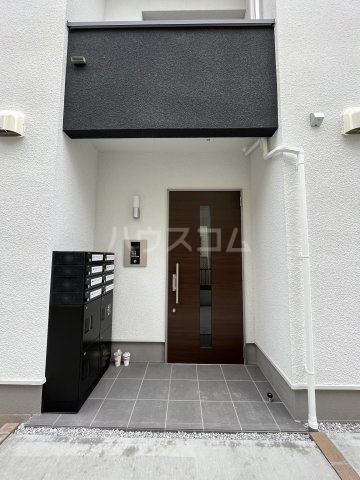 28/30 エントランス