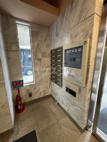 19/25 エントランス