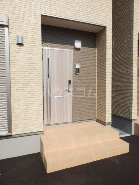 21/30 エントランス