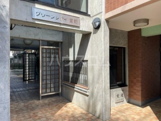 17/23 エントランス