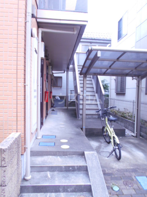 28/30 エントランス