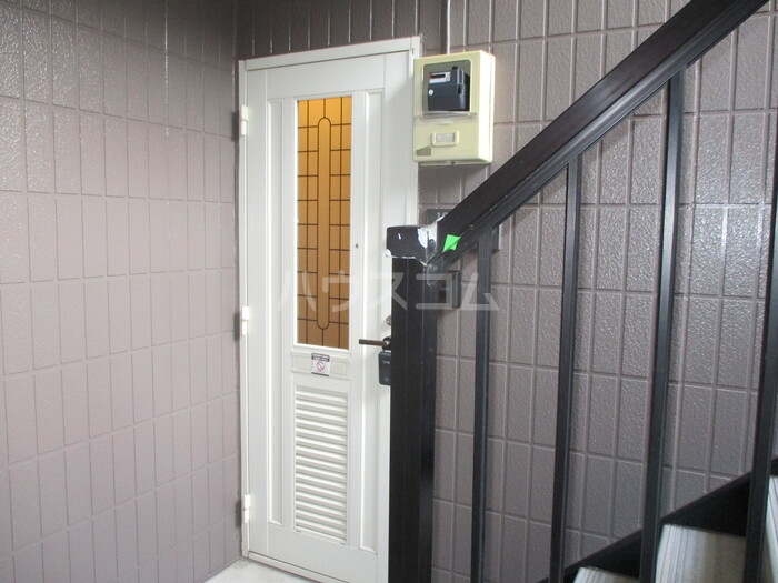 13/15 エントランス