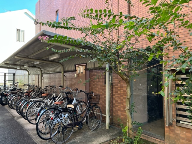 21/27 エントランス