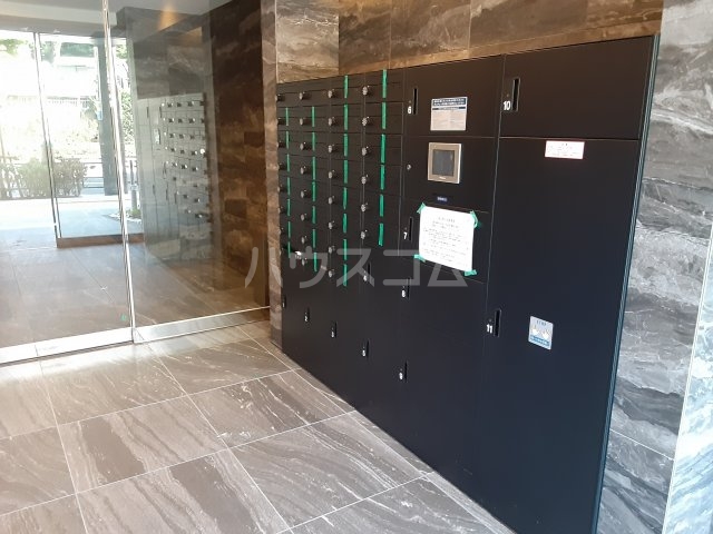 25/30 エントランス