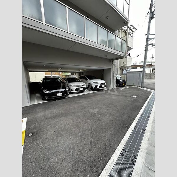 18/26 駐車場