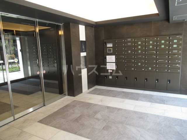 26/30 エントランス