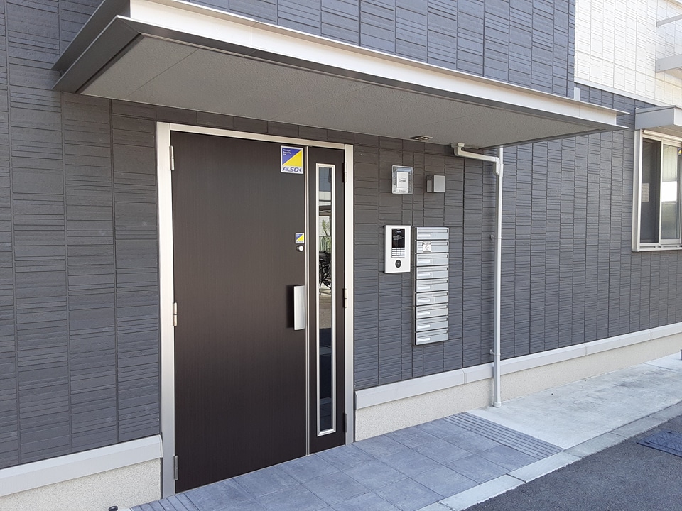 28/30 エントランス