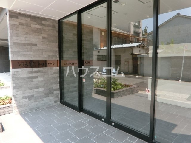 16/19 エントランス