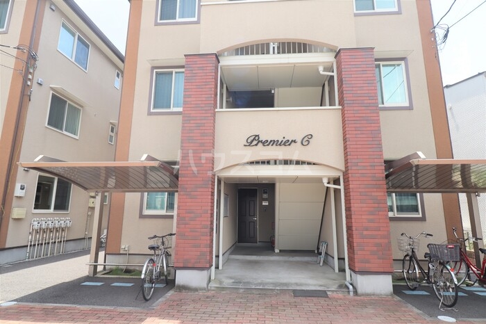 20/30 エントランス