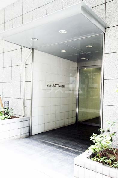 18/29 エントランス