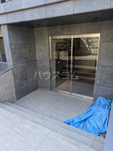 25/30 エントランス