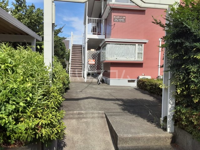 2/4 エントランス