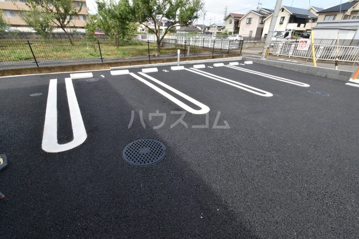 16/17 駐車場