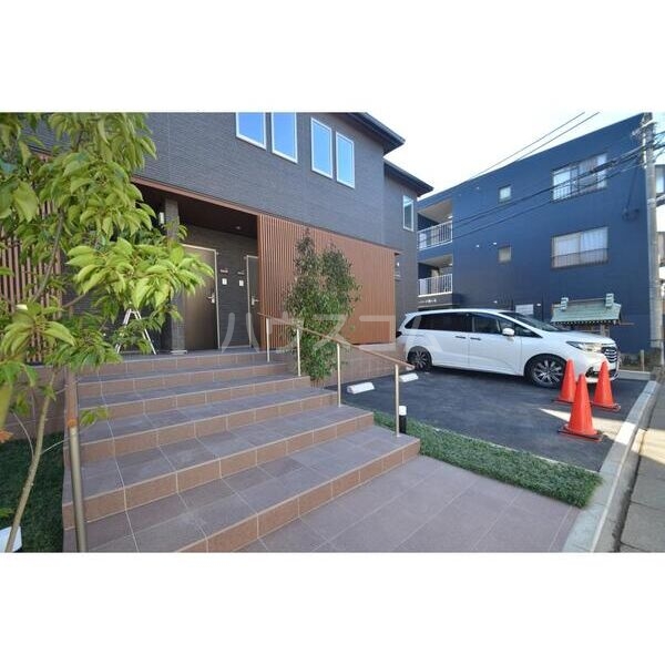 17/27 エントランス